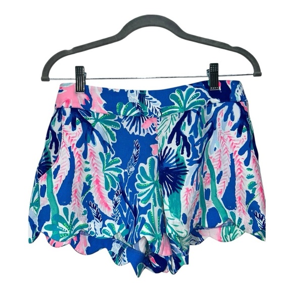 Lilly Pulitzer SzM Blue Pink Floral Dahlia Summer scalloped Beach women’s shorts - Picture 3 of 10